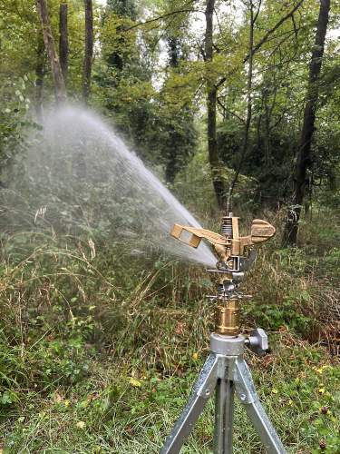 Geka Hochregner zur Flächenbrandbekämpfung Storz-C Dreibeinstativ
